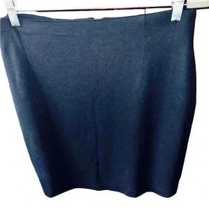 Liz Claiborne size 14 100% wool midnight blue pencil skirt.Hidden zipper, lined.